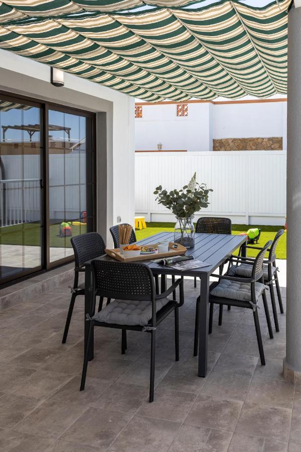 Ideal For Family Holidays, Near Beach And Golf- Casa James La Guirra Esterno foto
