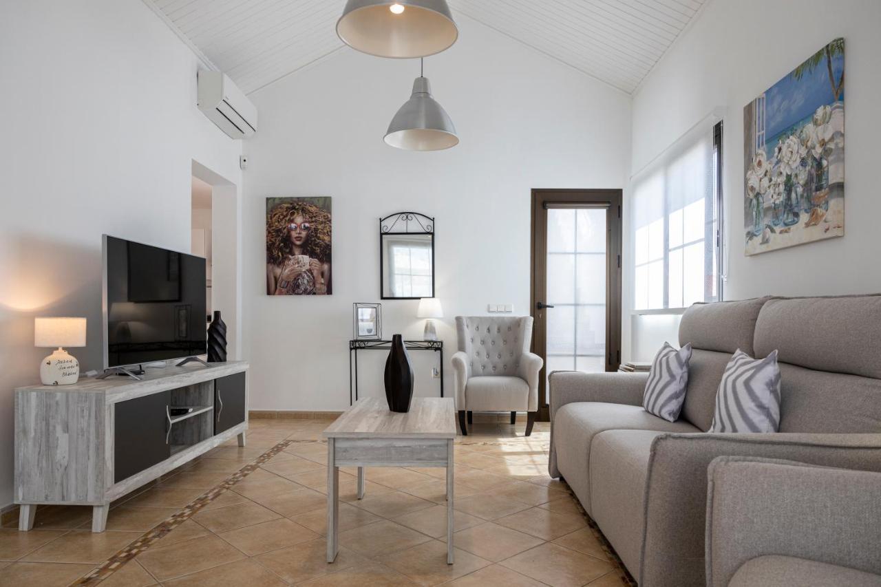 Ideal For Family Holidays, Near Beach And Golf- Casa James La Guirra Esterno foto